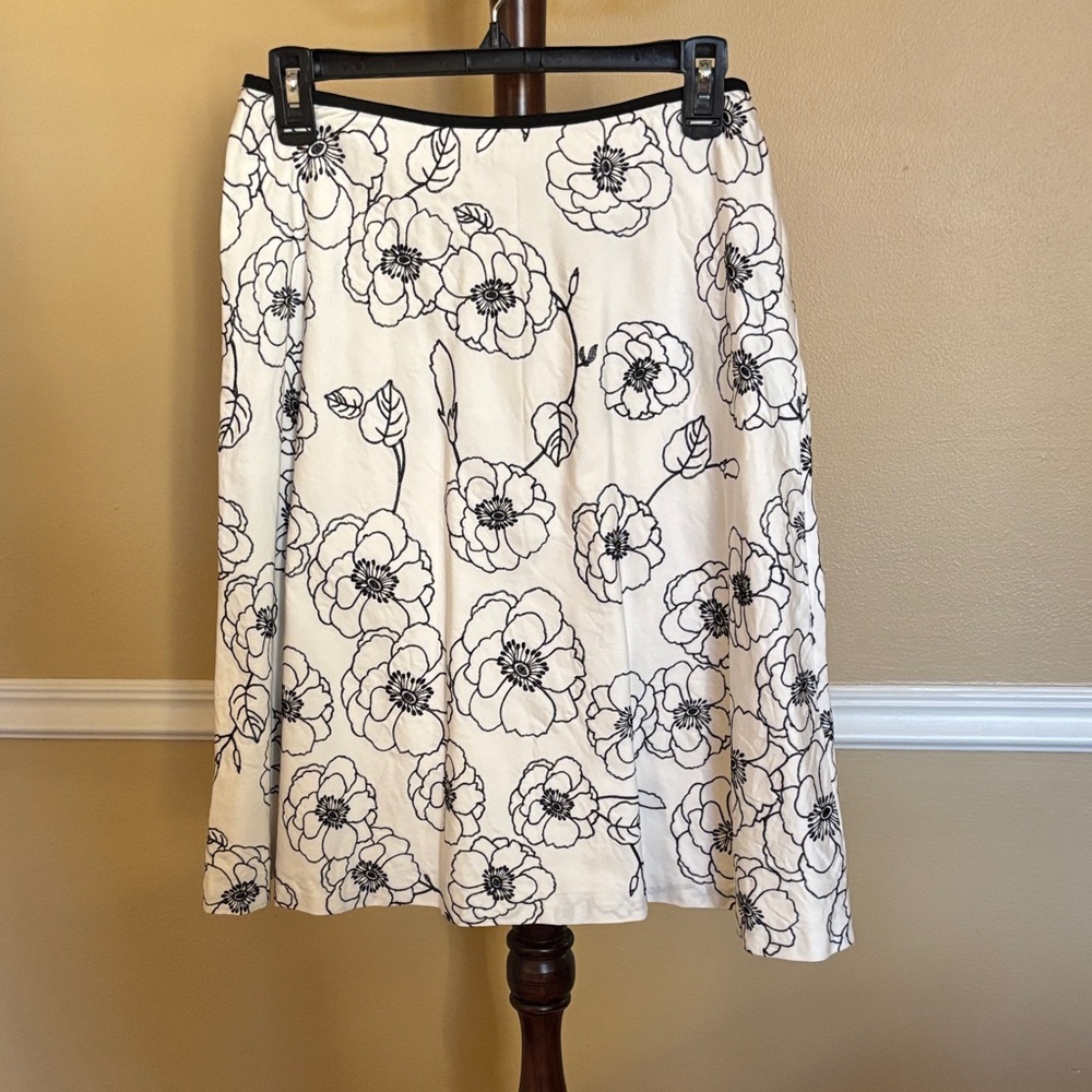 White House Black Market Black and White Skirt